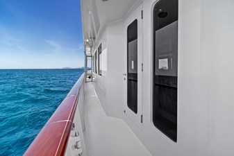 1998 BURGER BOAT COMPANY Raised Pilothouse - photo 39