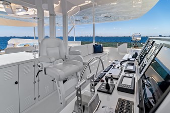 1998 BURGER BOAT COMPANY Raised Pilothouse - photo 34