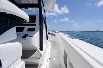 2027 REEF RUNNER 340 Open - photo 57