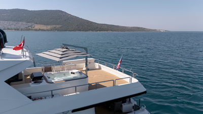 2011 MENGI YAY Raised Pilothouse - photo 6