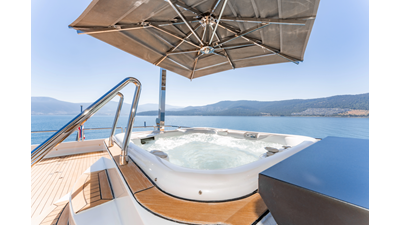 2011 MENGI YAY Raised Pilothouse - photo 8