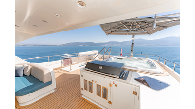 2011 MENGI YAY Raised Pilothouse - photo 9