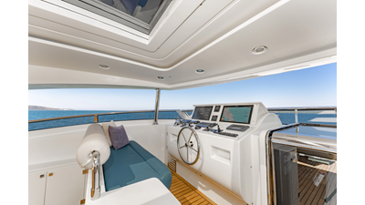 2011 MENGI YAY Raised Pilothouse - photo 15