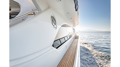 2011 MENGI YAY Raised Pilothouse - photo 16