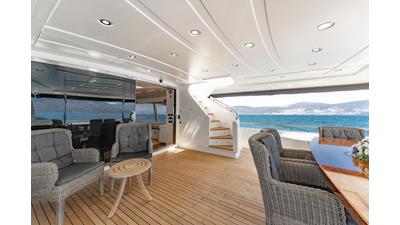 2011 MENGI YAY Raised Pilothouse - photo 23