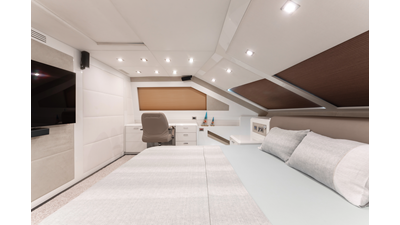 2011 MENGI YAY Raised Pilothouse - photo 32