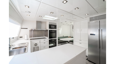 2011 MENGI YAY Raised Pilothouse - photo 35
