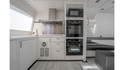 2011 MENGI YAY Raised Pilothouse - photo 36