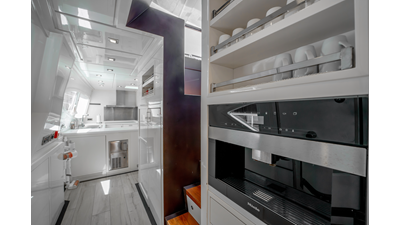 2011 MENGI YAY Raised Pilothouse - photo 38