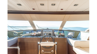 2011 MENGI YAY Raised Pilothouse - photo 39