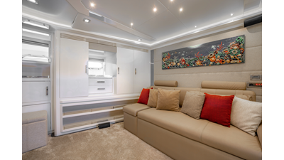 2011 MENGI YAY Raised Pilothouse - photo 43