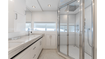 2011 MENGI YAY Raised Pilothouse - photo 44