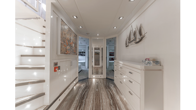 2011 MENGI YAY Raised Pilothouse - photo 45