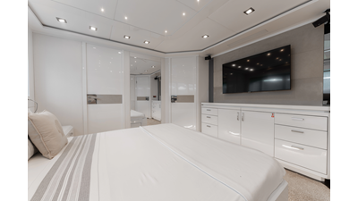 2011 MENGI YAY Raised Pilothouse - photo 51