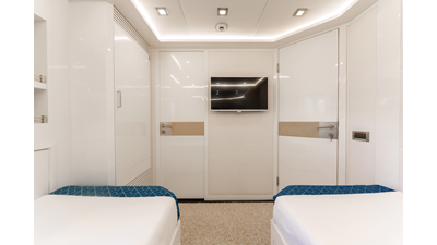 2011 MENGI YAY Raised Pilothouse - photo 53