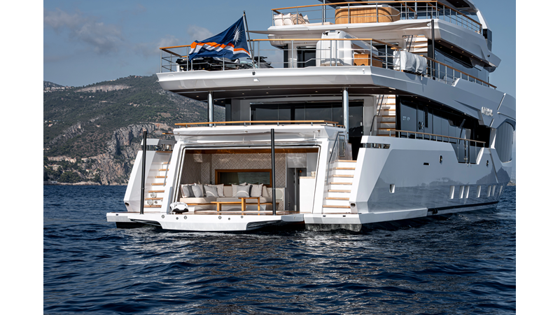 Photo of NUMARINE NUMARINE 37XP-21 121'