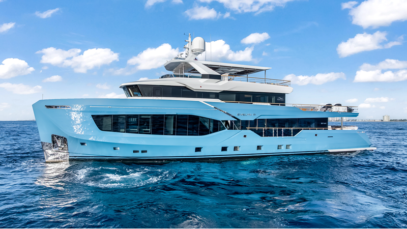Photo of NUMARINE NUMARINE 37XP-21 121'