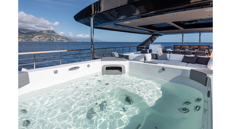 Photo of NUMARINE NUMARINE 37XP-21 121'