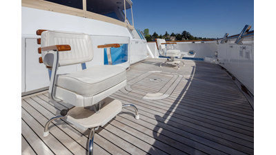 1989 DELTA MARINE Flybridge Motoryacht - photo 23
