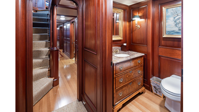 1989 DELTA MARINE Flybridge Motoryacht - photo 42