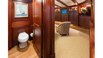 1989 DELTA MARINE Flybridge Motoryacht - photo 44