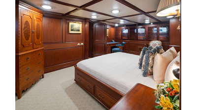 1989 DELTA MARINE Flybridge Motoryacht - photo 49