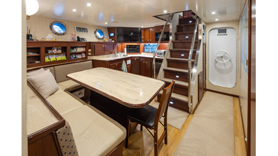 1989 DELTA MARINE Flybridge Motoryacht - photo 72