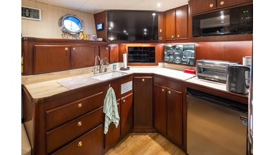1989 DELTA MARINE Flybridge Motoryacht - photo 74