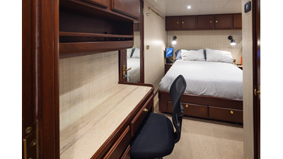 1989 DELTA MARINE Flybridge Motoryacht - photo 76