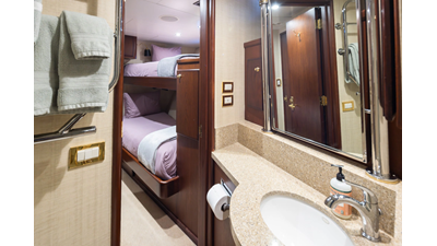1989 DELTA MARINE Flybridge Motoryacht - photo 82