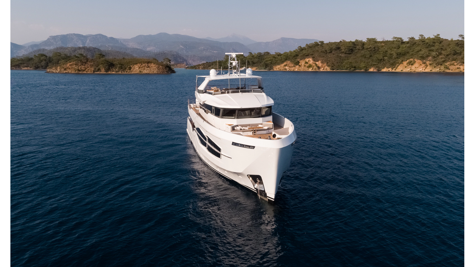 Numarine 32XP — view 2