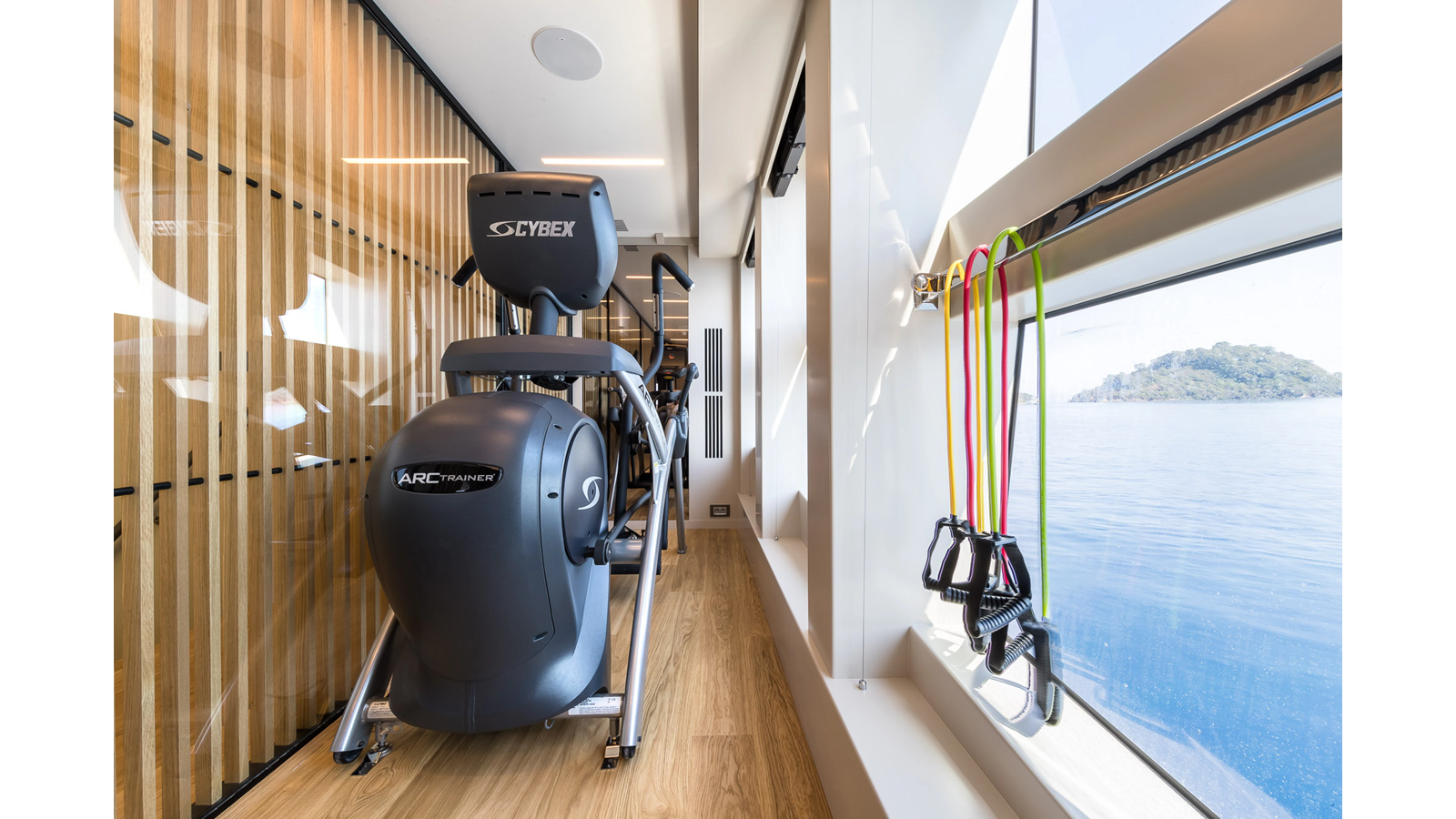 Numarine 32XP — photo 19