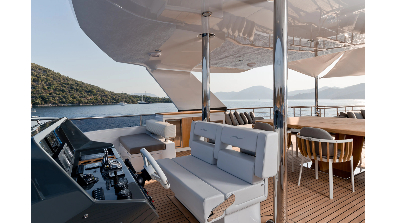 Numarine 32XP — photo 36