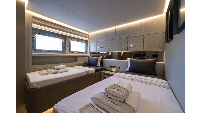Photo of NUMARINE NUMARINE 32XP 105'