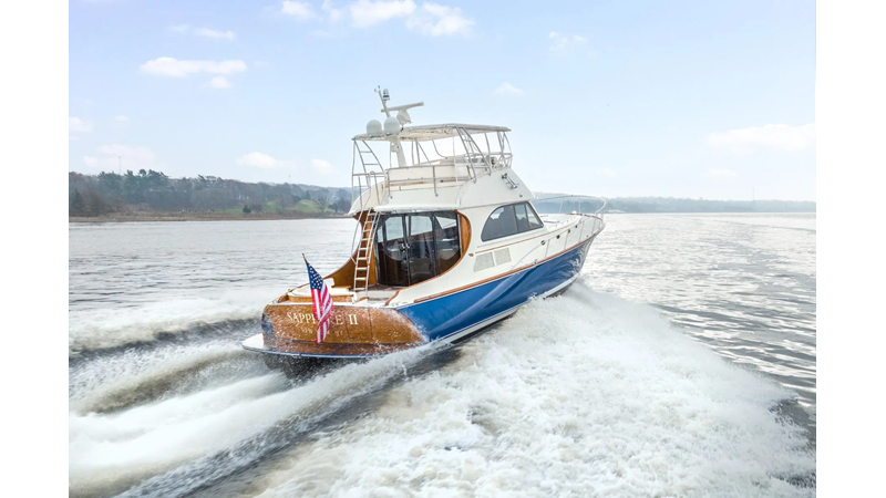 Photo of HINCKLEY Sapphire II 55'
