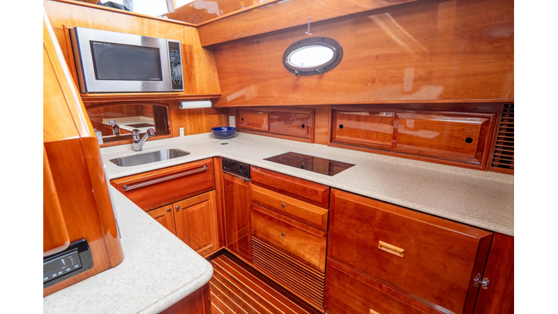 Photo of HINCKLEY Sapphire II 55'