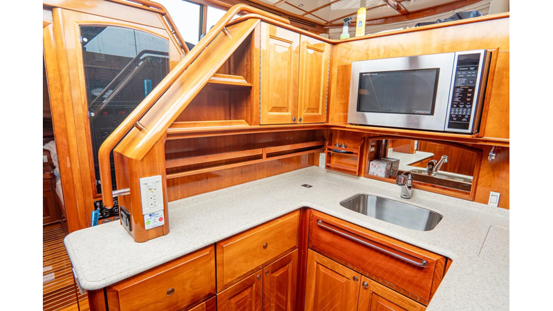 Photo of HINCKLEY Sapphire II 55'