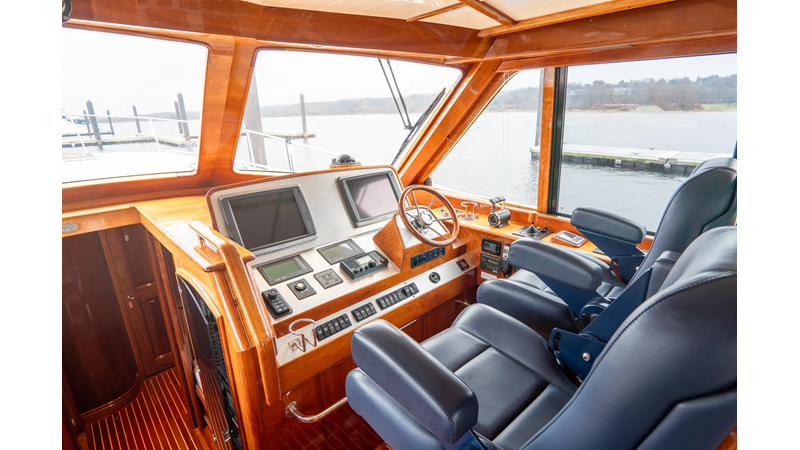 Photo of HINCKLEY Sapphire II 55'