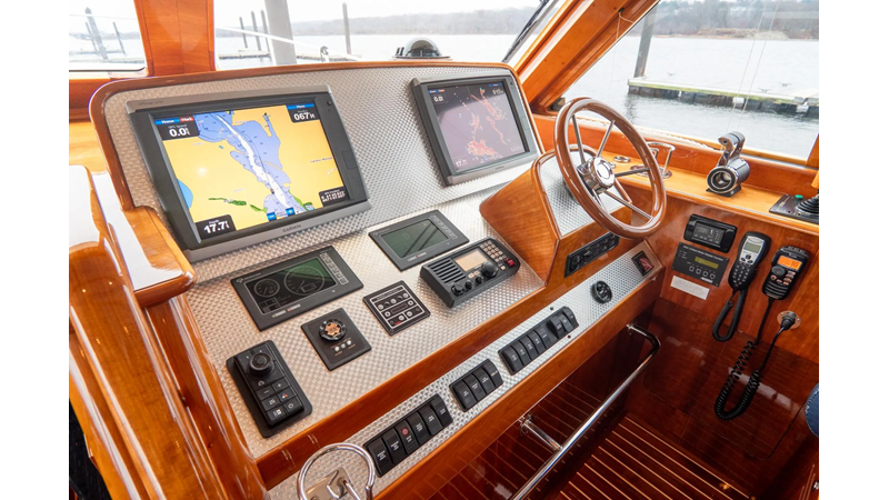 Photo of HINCKLEY Sapphire II 55'