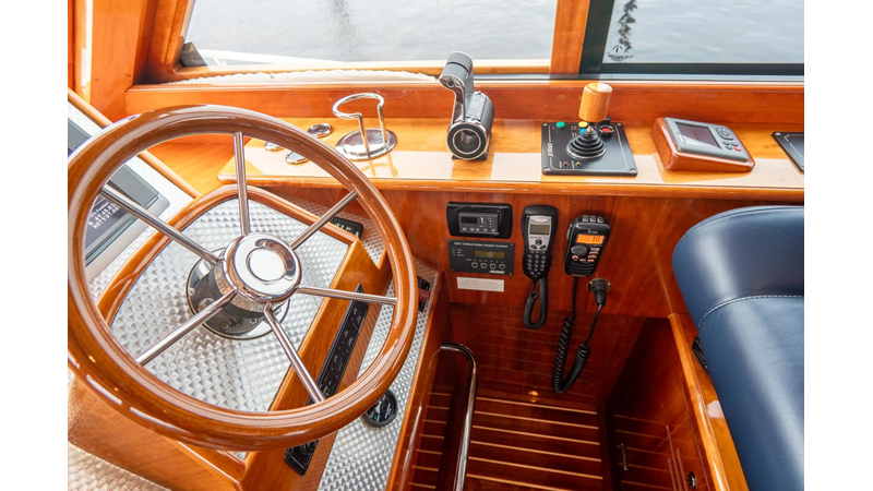 Photo of HINCKLEY Sapphire II 55'