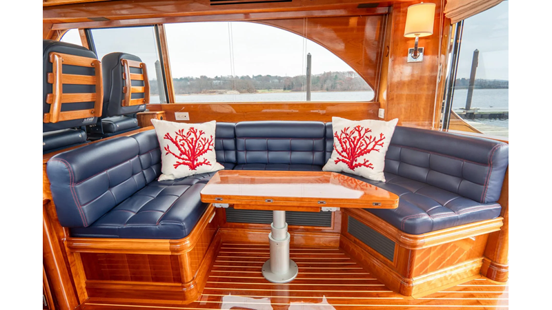 Photo of HINCKLEY Sapphire II 55'