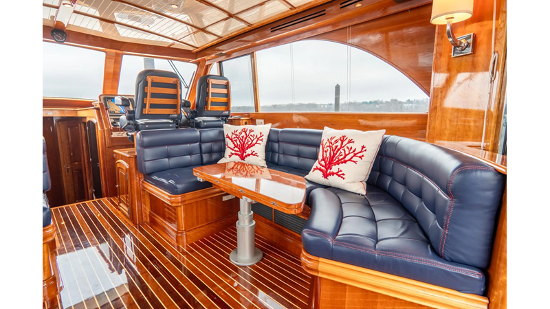 Photo of HINCKLEY Sapphire II 55'