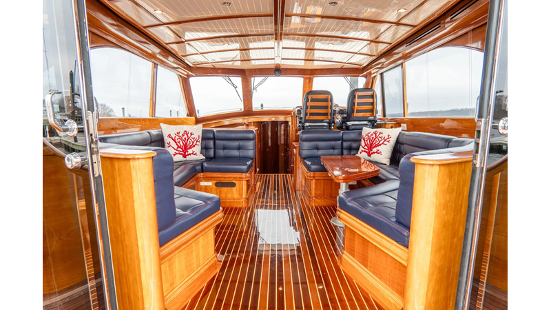 Photo of HINCKLEY Sapphire II 55'