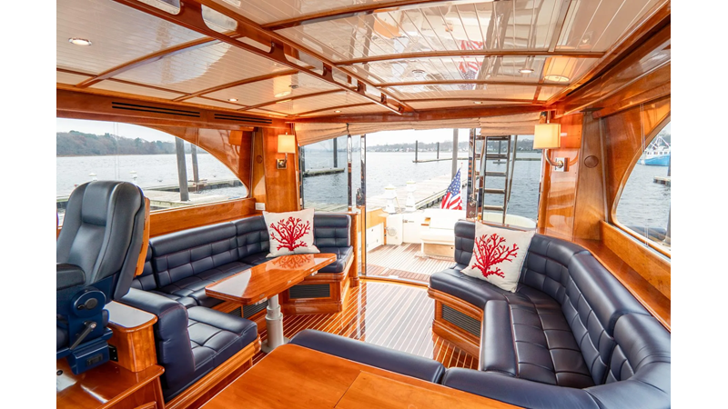 Photo of HINCKLEY Sapphire II 55'