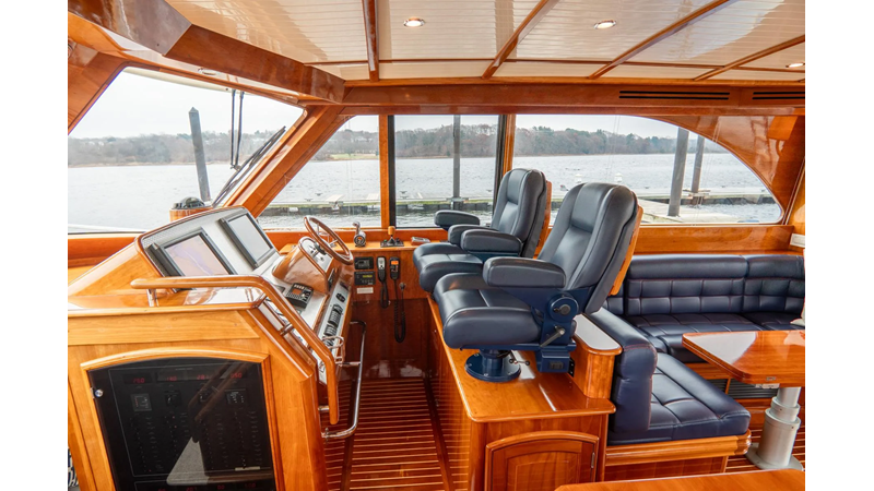 Photo of HINCKLEY Sapphire II 55'