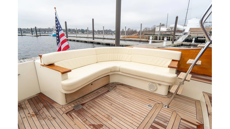 Photo of HINCKLEY Sapphire II 55'