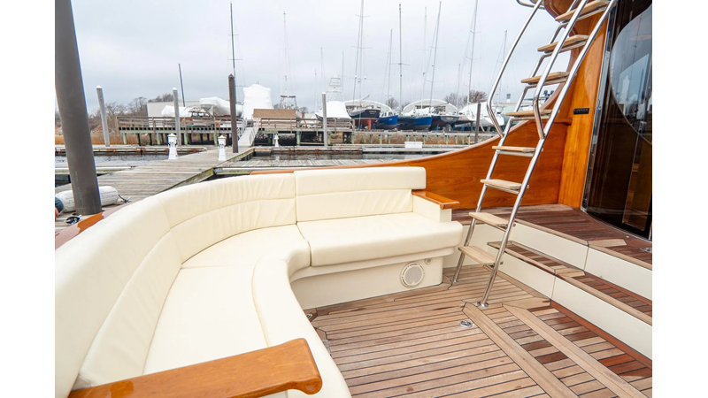 Photo of HINCKLEY Sapphire II 55'
