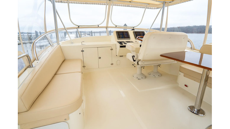 Photo of HINCKLEY Sapphire II 55'