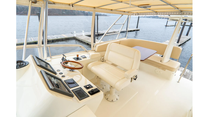 Photo of HINCKLEY Sapphire II 55'
