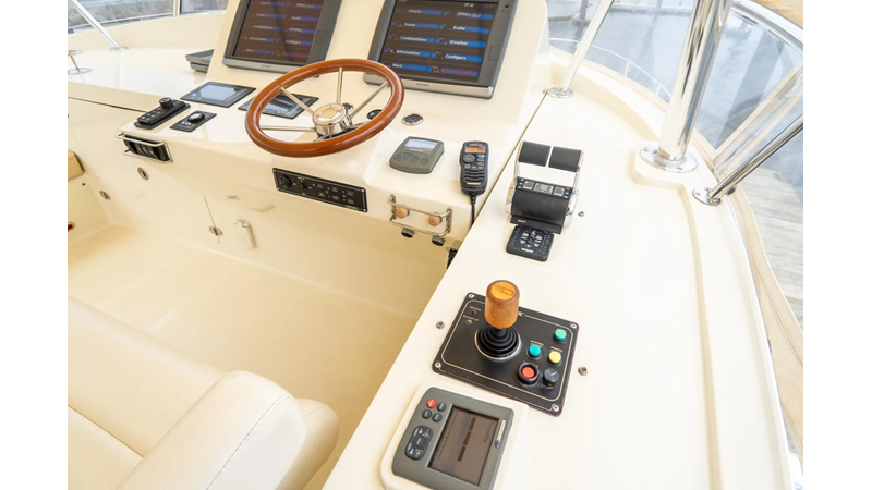 Photo of HINCKLEY Sapphire II 55'